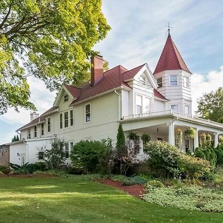 Kingsley House Bed & Breakfast - Full Home Fennville ภายนอก รูปภาพ